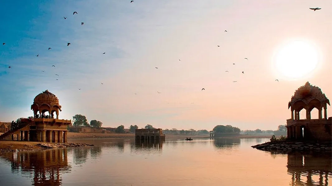 gadisar-lake